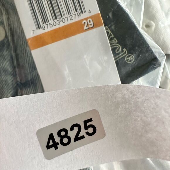 NWT Blank NYC Women’s “The Barrow” Vintage High Rise Shorts - Size 29 - Picture 9 of 10